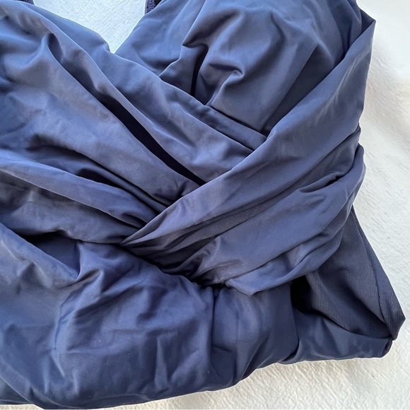 Miraclesuit Illusionists Crossover With Mesh One Piece in Midnight size 16W - Picture 6 of 7